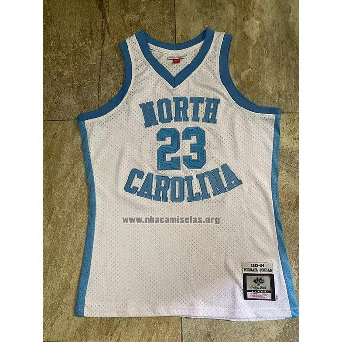 Camiseta NCAA North Carolina Tar Heels Michael Jordan NO 23 Mitchell & Ness 1983-84 Blanco